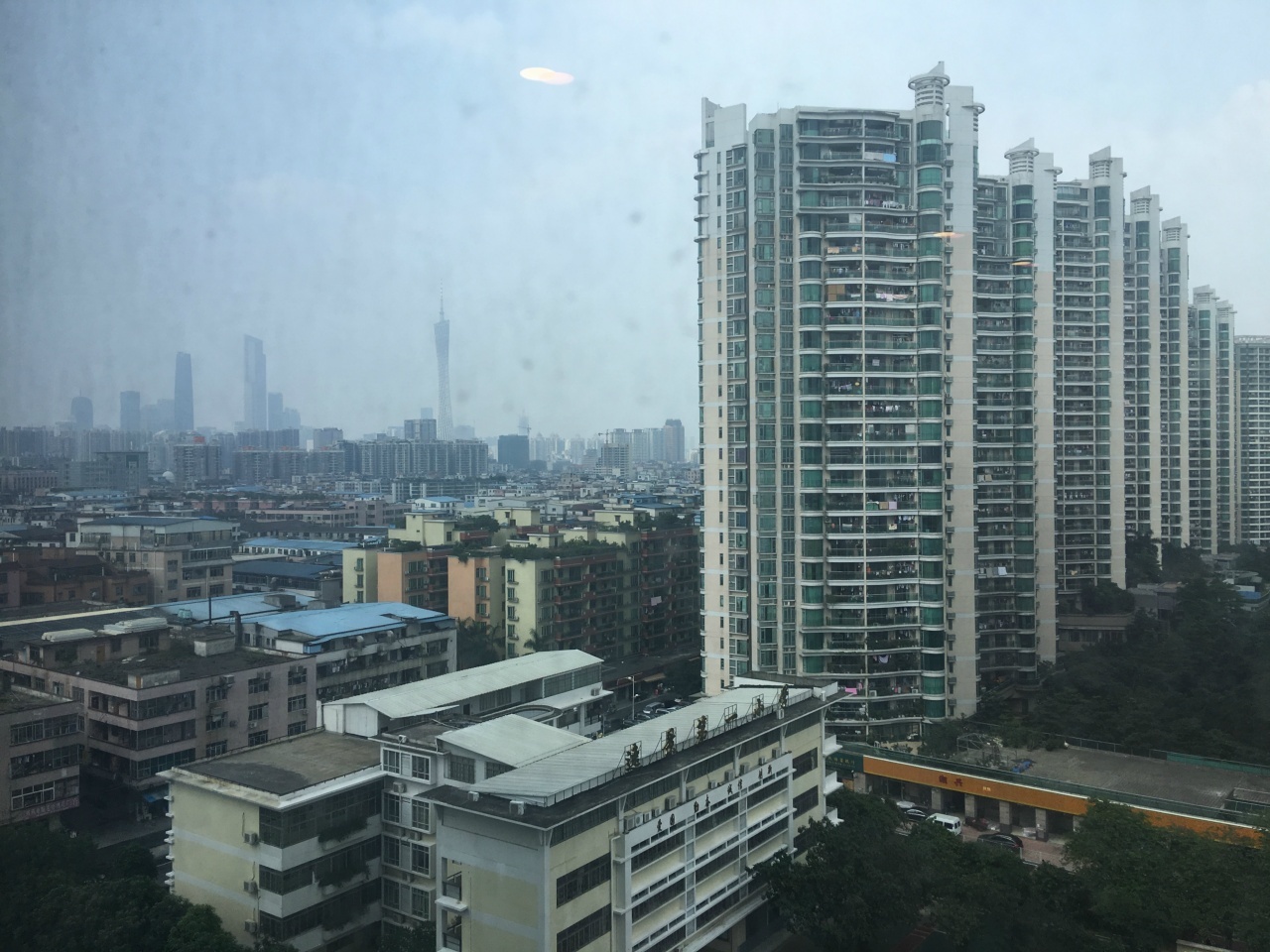 广州珠江国际纺织城外景图