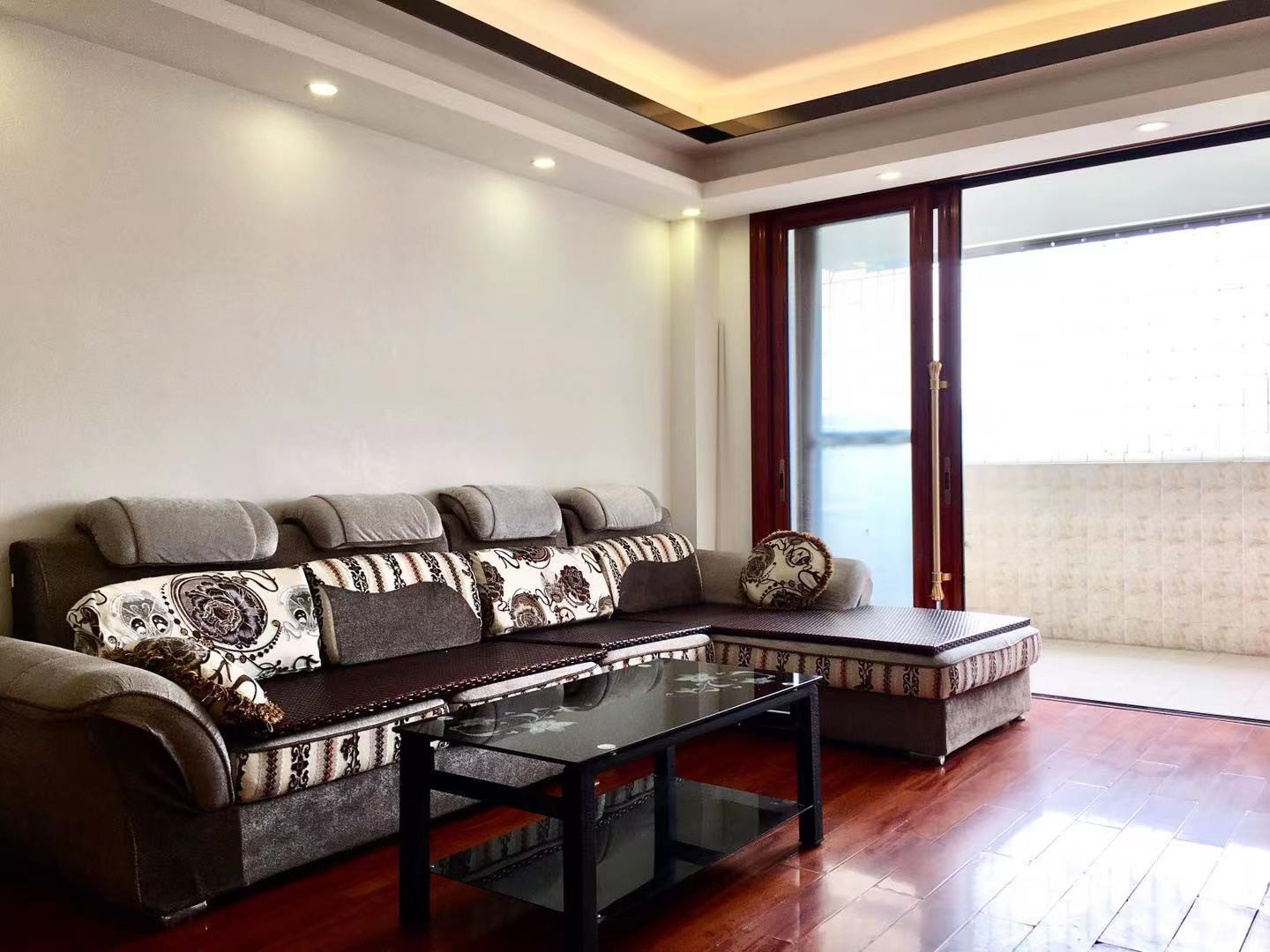 广州白天鹅公安宿舍二手房房源图片