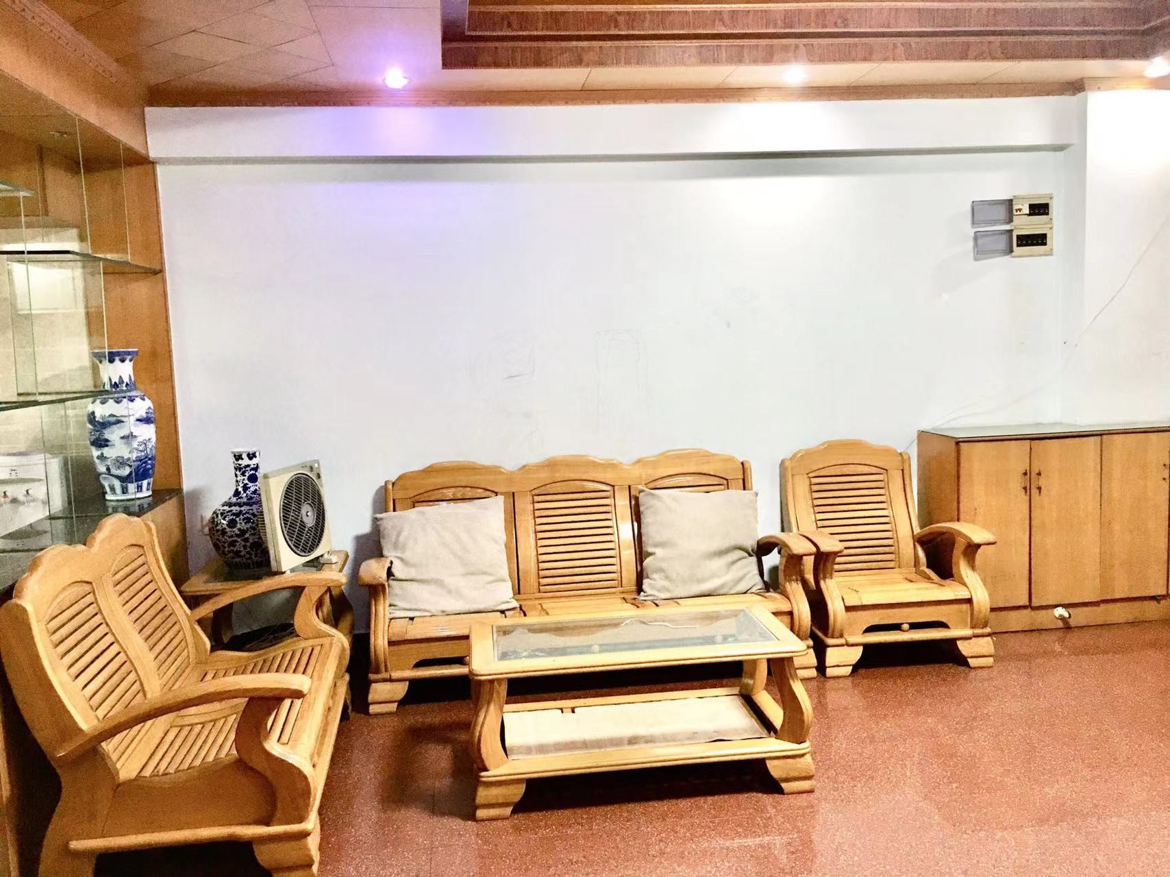 广州白天鹅公安宿舍二手房房源图片