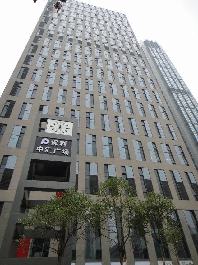 东站 超宽大门 精装带家具4个间隔 24小时空调