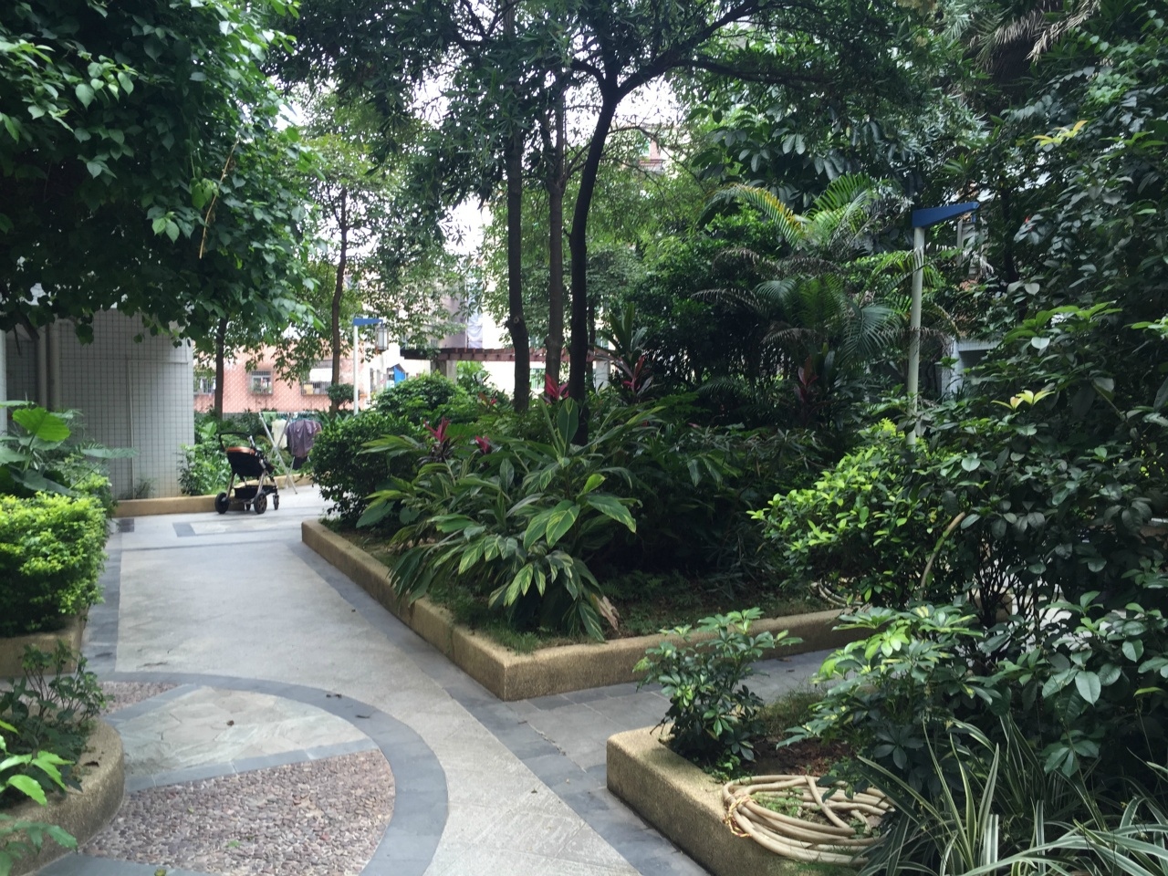 广州狮峰花园外景图