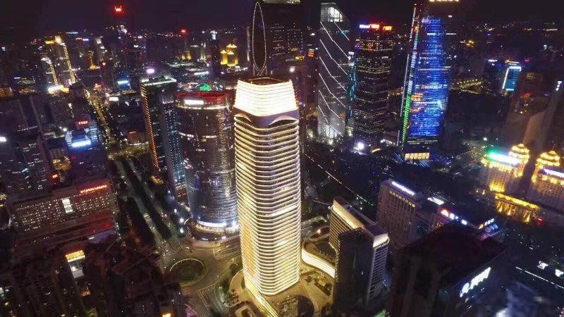 侨鑫国际大厦594方带望江望小蛮腰豪装正对电梯