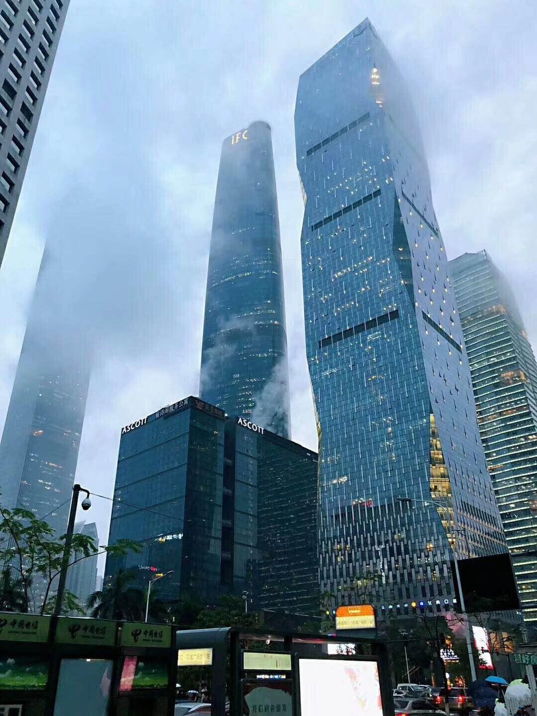 富力盈凯广场 双 正对电梯口 精装修 仅租200元2019-07-05 00:05:25